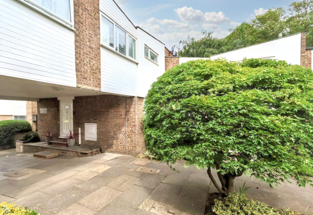 Regency Walk, Shirley