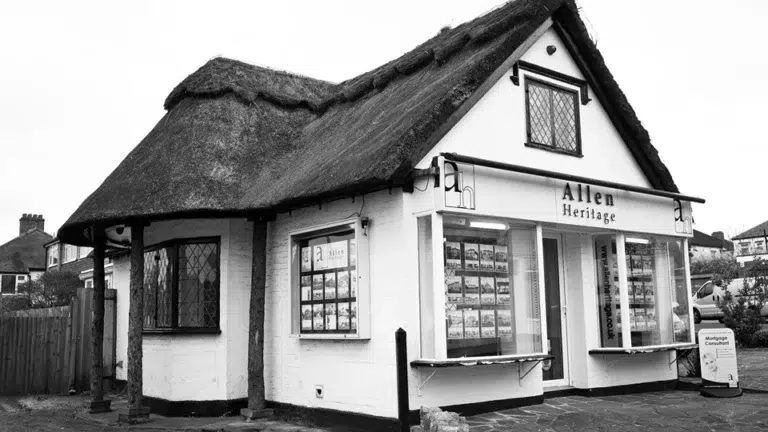 AH SH Cottage B&W