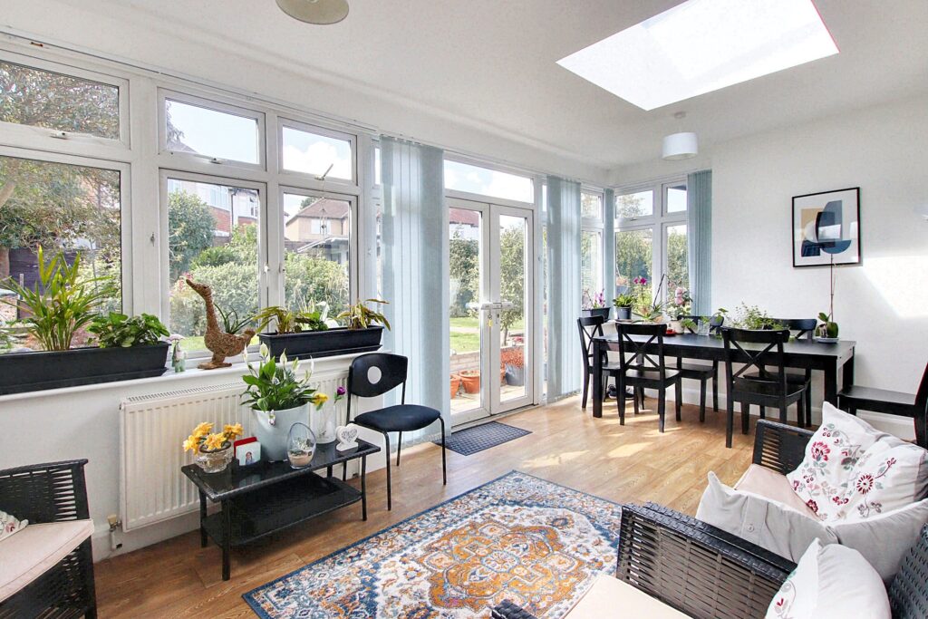 Addisons Close, Shirley