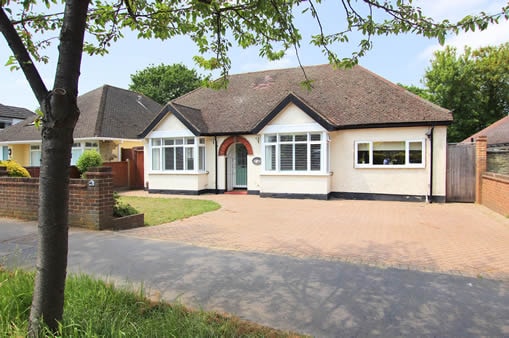 Bungalows for sale in Shirley