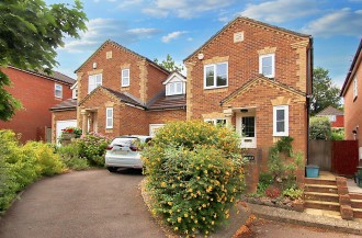 Hollycroft Close, South Croydon, CR2
