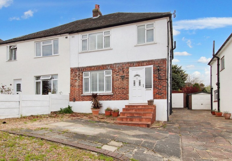 View Full Details for The Crescent, West Wickham, BR4