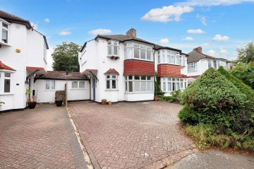 image of 4 The Glen, Croydon