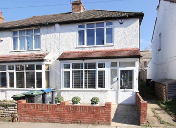 image of 8 Barmouth Road, Croydon