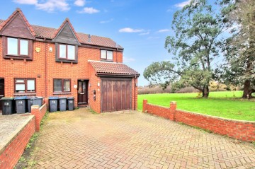 image of 72 Primrose Lane, Croydon