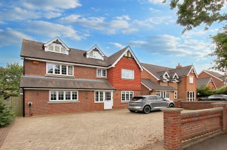 Orchard Avenue, Shirley